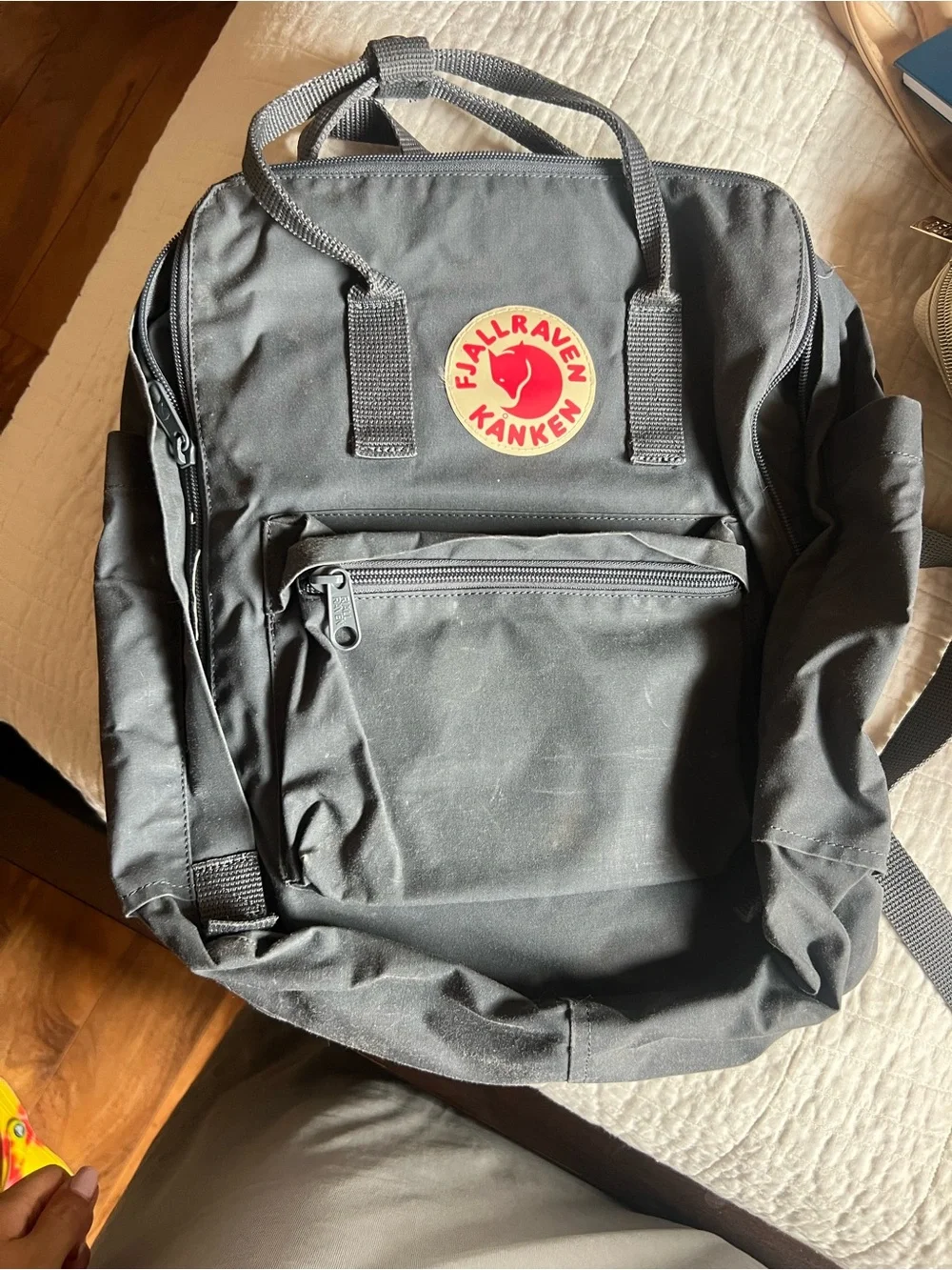 Kånken Classic super grey Backpack - women and men and kids